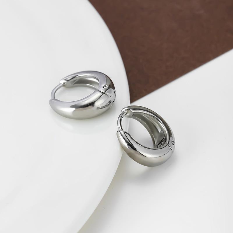 18K Gold French Niche Ear Cuff Smooth Hoop Earrings for Women - Titanium Steel, High-end Style
