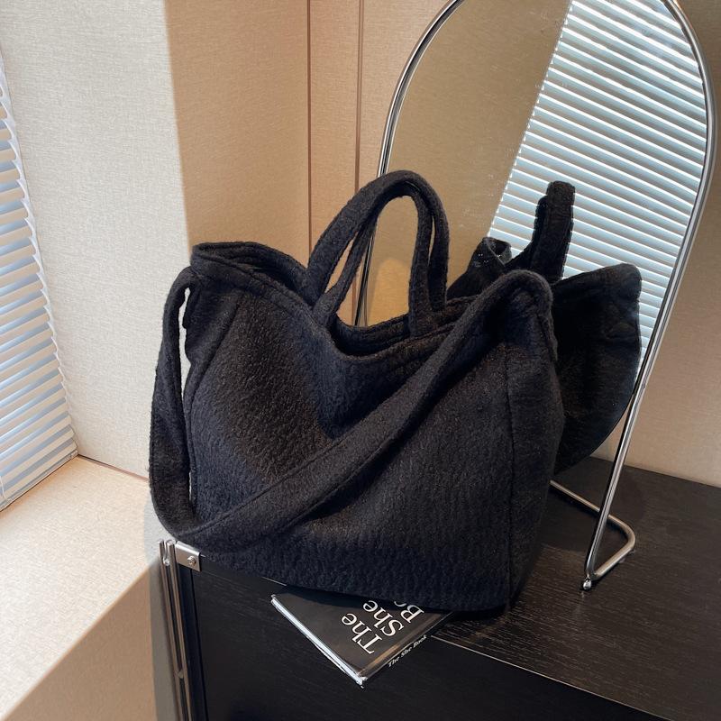Simple Casual Large-capacity Tote Bag Women's New Autumn and Winter Versatile Shoulder Messenger Bag Commuter Bag