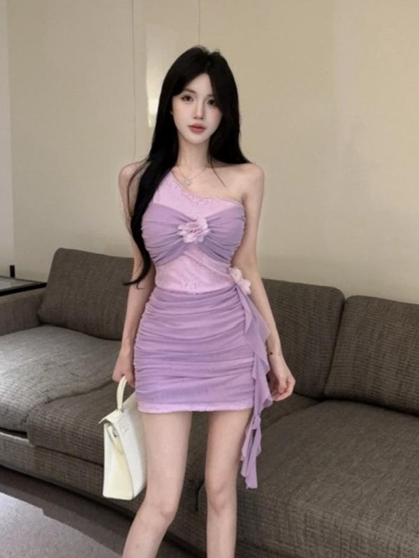 Sexy 3D Floral One-Shoulder Dress with Irregular Pleats and Cut-Out Waist