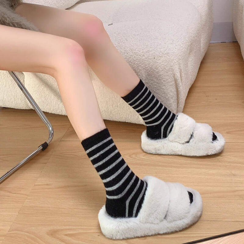 Leonne Striped Winter Fleece Striped Socks 4-Color Set