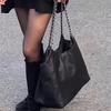 Große Kapazität Tote Bag, Schwarz, Modische Hobo Schultertasche mit Ketten-Detail, Nicht waschbar, Kein Verschluss, Kantenfarbe Nein
