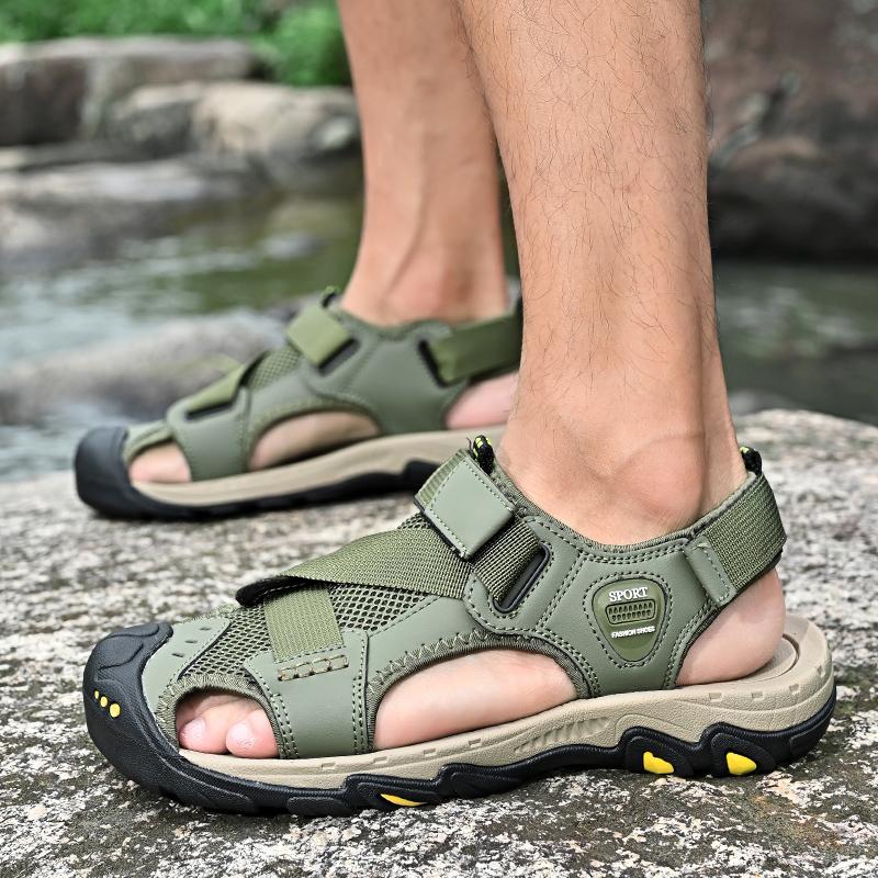 Fashion Summer Outdoor Sandals for Men Breathable Hiking Shoes Water Beach Mens Sandals Camping Climbing Aqua Sneaker