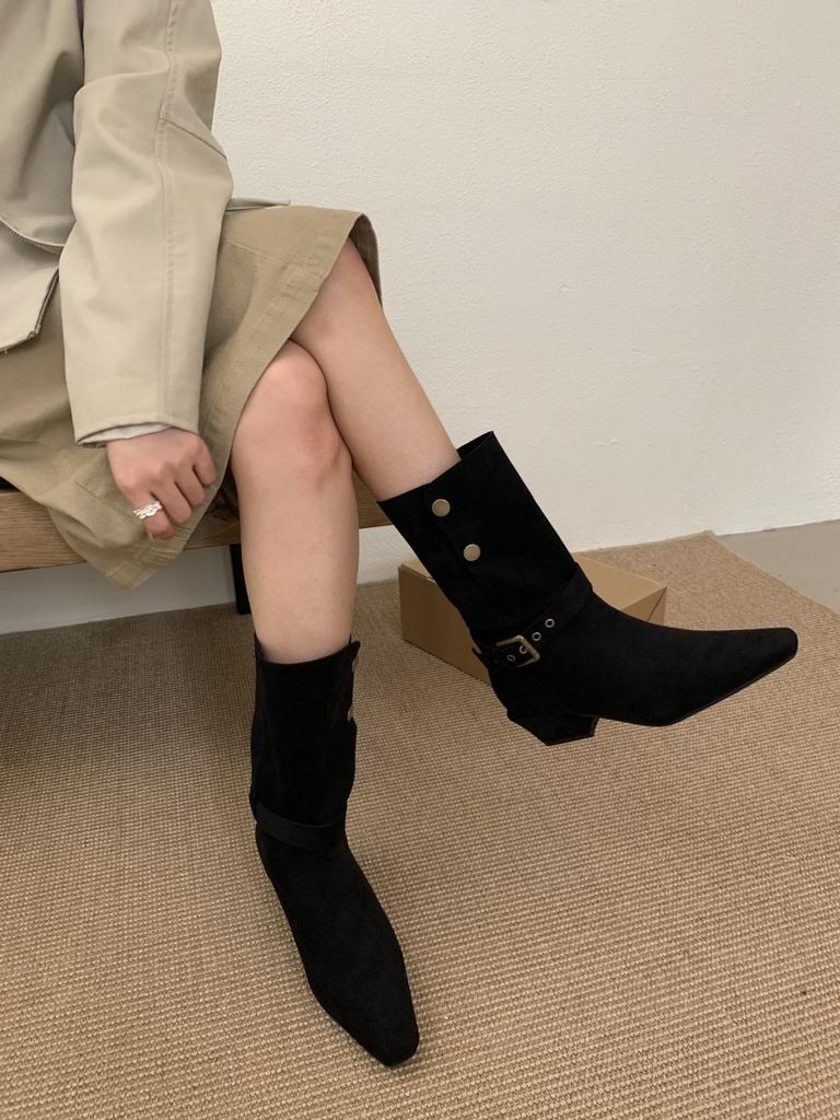 2025 new niche design sense two wear pile knight boots square head thick heel fashion boots wasteland wind western boots women