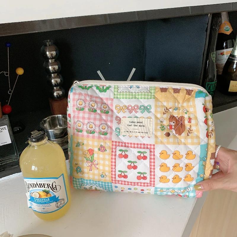 Quilted Cott Ladies Travel Storage Bag Retro Cherry Women's Cosmetic Bags Cute Design Girls Pencil Case Makeup Bag Handbags