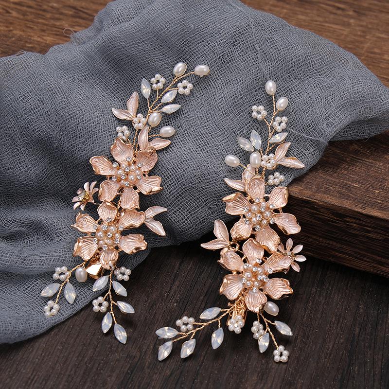

Tuanming Alloy Leaf Hair Clip: Handmade Woven Side Accessory for Evening Updos