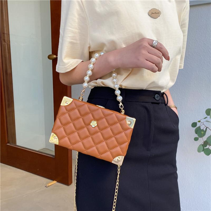 2025 New Women's Rhombus Chain Bag Pearl Portable Oblique Span Small Square Bag Korean Edition Embroidery Thread Box Bag