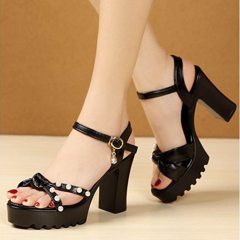 

Сандалии на высоком каблуке, толстые каблуки, водонепроницаемая платформа, универсальные, летняя мягкая кожа, жемчужные, удобные женские туфли, увеличивающие рост 35 чёрный