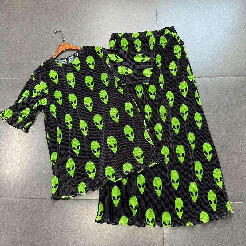 

Заказ для внешней торговли Ниша Лала Сет Серия Инопланетяне Плиссированный Модный и Персонализированный Уникальная Серия Топ + Юбка Green Alien Suit S