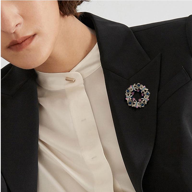 Elegante Libellen-Blumen-Brosche: Retro-Luxus-Accessoire für Damenmodeanzüge