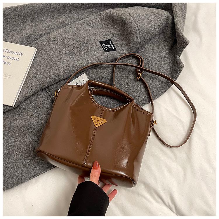 

Ретро Масло Воск Кожа Маленькая Сумка Женская 2025: Новая модная универсальная сумка кроссбоди и сумка