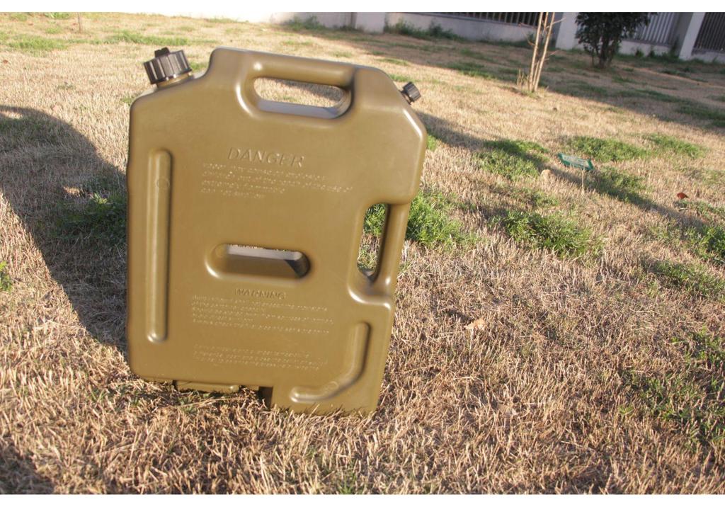 3L Plastic Fuel Tank & Gasoline Can for Car/Motorcycle Travel