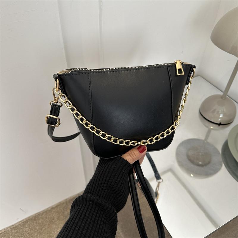 Chic Fall 2023 Retro Bucket Shoulder Bag For Women Pu Leather Chain Crossbody