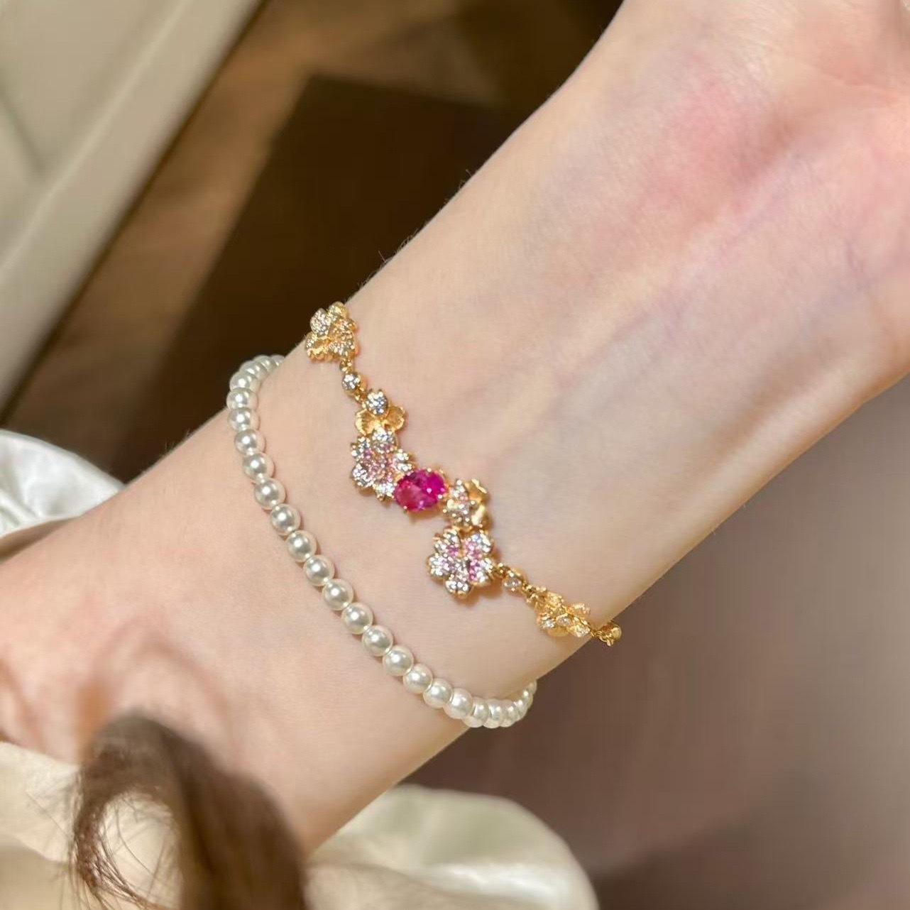 2026 Light Luxury Premium Brushed Flower Bracelet Retro Flash Diamond Paraiba Retractable Bracelet Women 18CM золотой