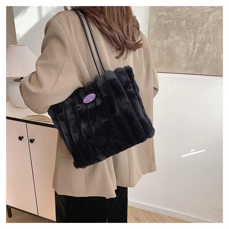 Women's Large Capacity Furry Tote Bag - Versatile Cross-Border Commuter Handbag