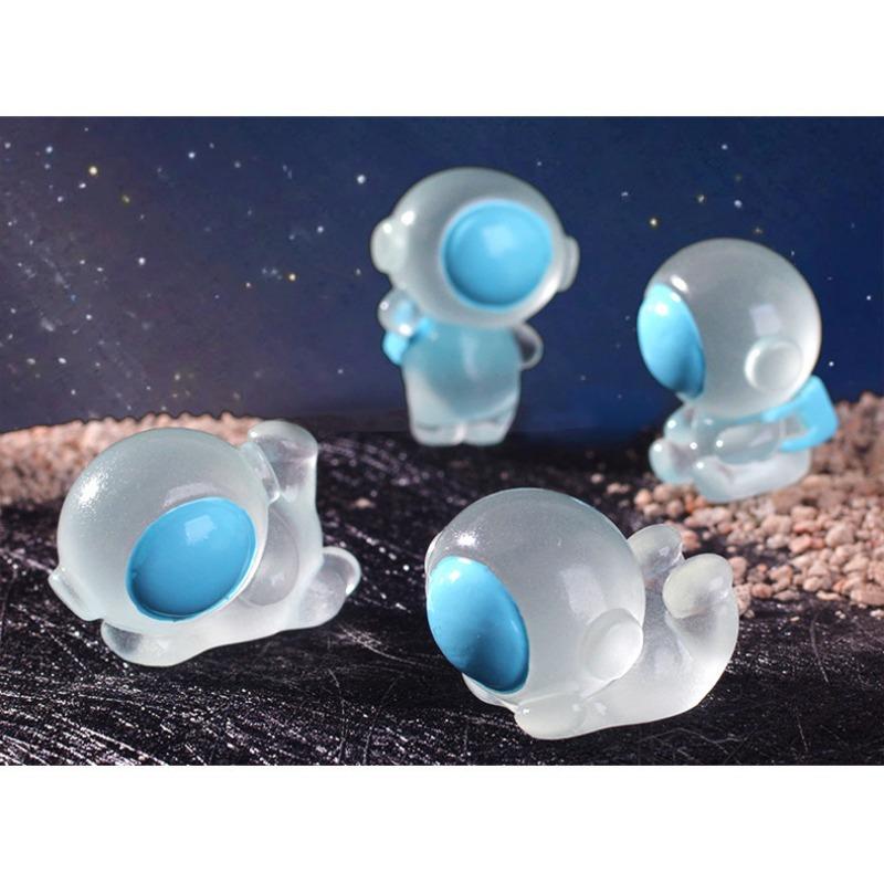 

Товары для дома и кухни - Светящиеся в темноте фигурки астронавтов, Космический декор для стола/книжной полки, Ночник-галактика, Декорации и Набор научно-фантастических подарков 5pcs разноцветный