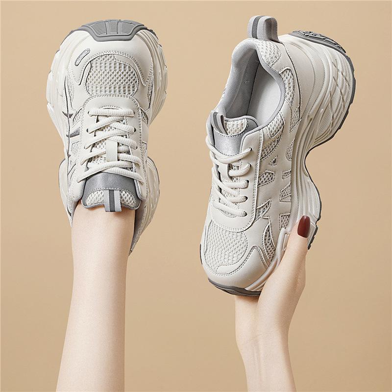 Daddy-Schuhe kleine Leute erhöhen die Größe nach innen, Frauen tragen Laufschuhe, hohle atmungsaktive Mesh-Schuhe, sportliche Freizeitschuhe, Damenschuhe