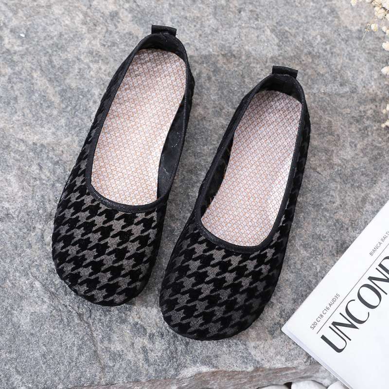 Summer sandals women's single shoes soft sole breathable lace shallow mouth versatile women's shoes comfortable flat bottom casual mother shoes mesh