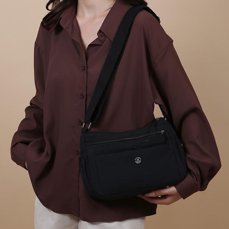 Large Capacity Lightweight Crossbody Bag Oxford Cloth Casual Women's Oulder Bag Multi-layer Mom Bag Waterproof