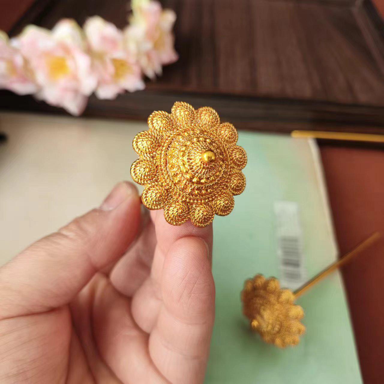 Yunnan Xishuangbanna Dai Ethnic Gold Round Bridal Hairpin