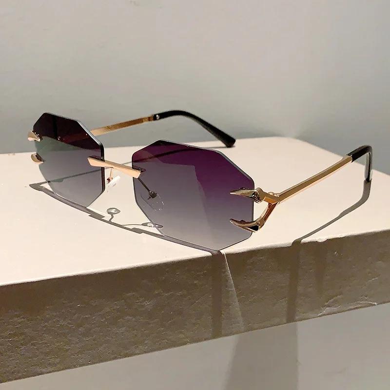 Moda Retro Punk Steam Style Okulary przeciwsłoneczne Kwadratowa Metalowa Oprawka Męskie i Damskie Okulary Przeciwsłoneczne Party Ozdobne Okulary