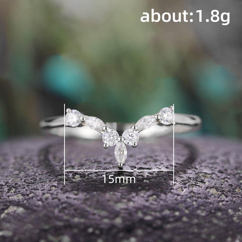 Huitan New Arrival Bridal Rings for Wedding Ceremony Party Fancy V Design Ring with Dazzling CZ Stone Good Quality Women Zircon