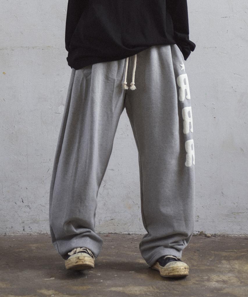 AMOU Rrr One Tuck Sweat Pants Gray