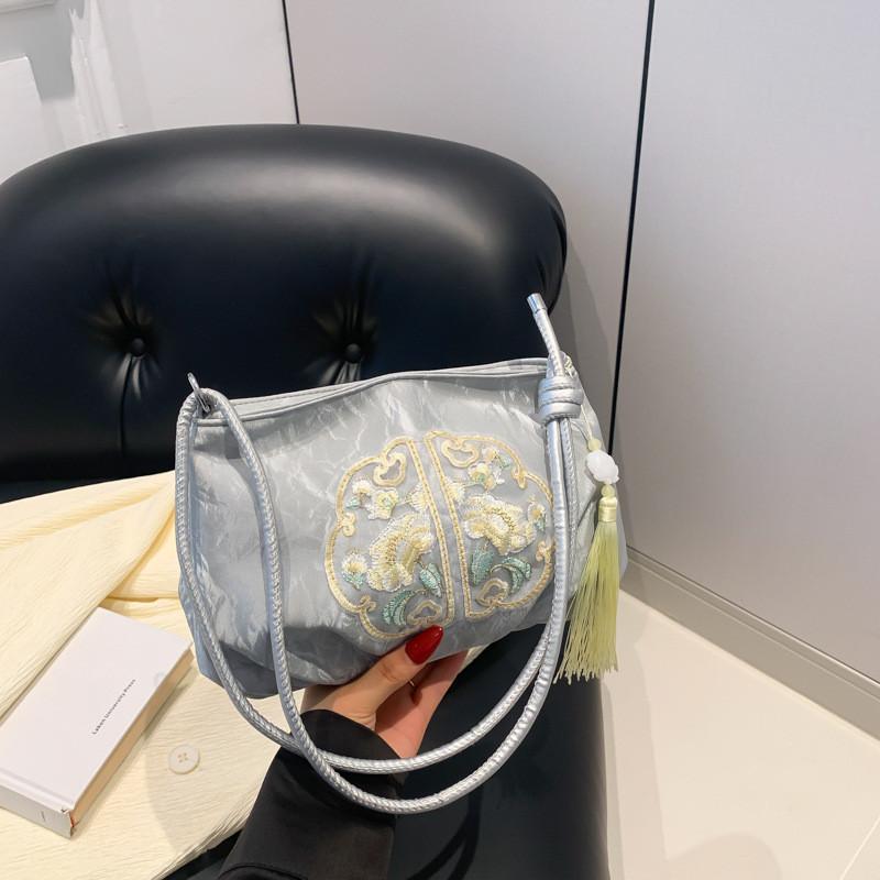 Large Capacity Crossbody Bag Stylish Vintage Style New Chinese Tote Exquisite Shoulder Bag Trendy Commuter Purse