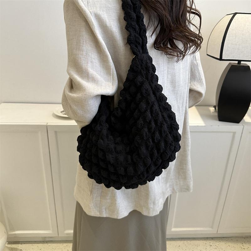 Popular fashion simple temperament commuter pleated bag women's 2025 one-shoulder armpit bag hand-held bucket bag trendy