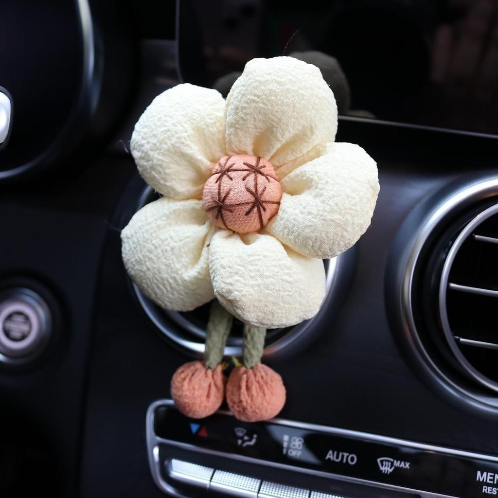 Cute Cartoon Car Air Vent Aromatherapy Clip Decorative Interior Car Accessory
