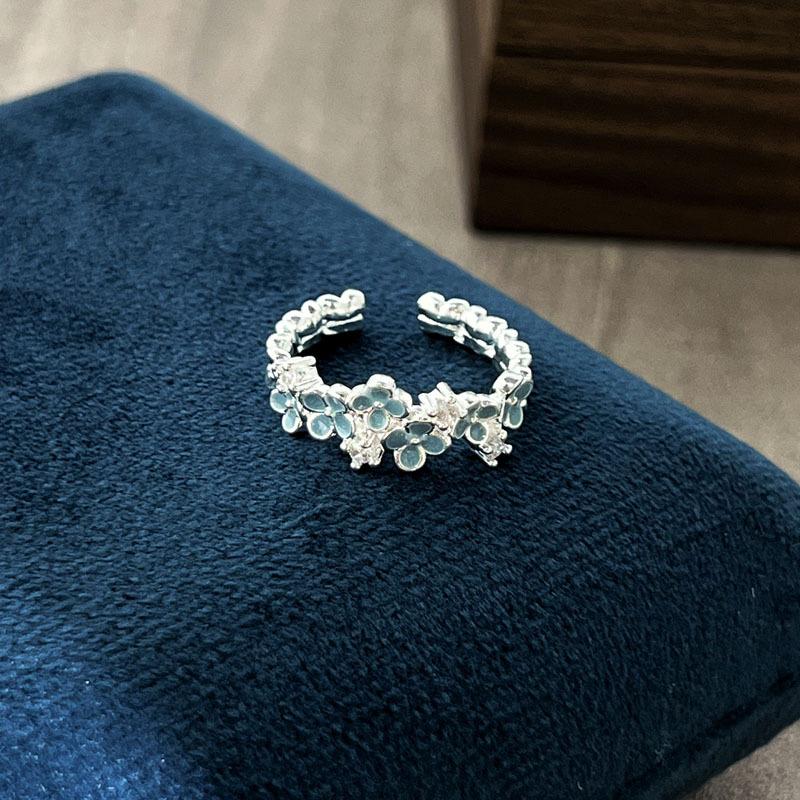 2026 Star Blue Flower Island Fairy Tale Wind Ice Blue Gradual Change Atmosphere Butterfly Flower Ring Female Niche Design Sweet Cool Ring Resizable
