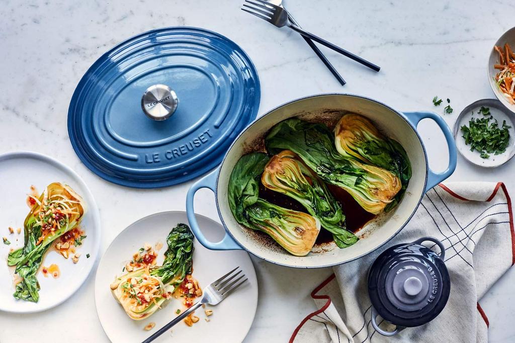 Le Creuset Signature Cocotte Oval 25cm Cast Iron Enamel Matte and Oven Compatible Japanese Pot, Black, Gas, Induction, [Official Product]
