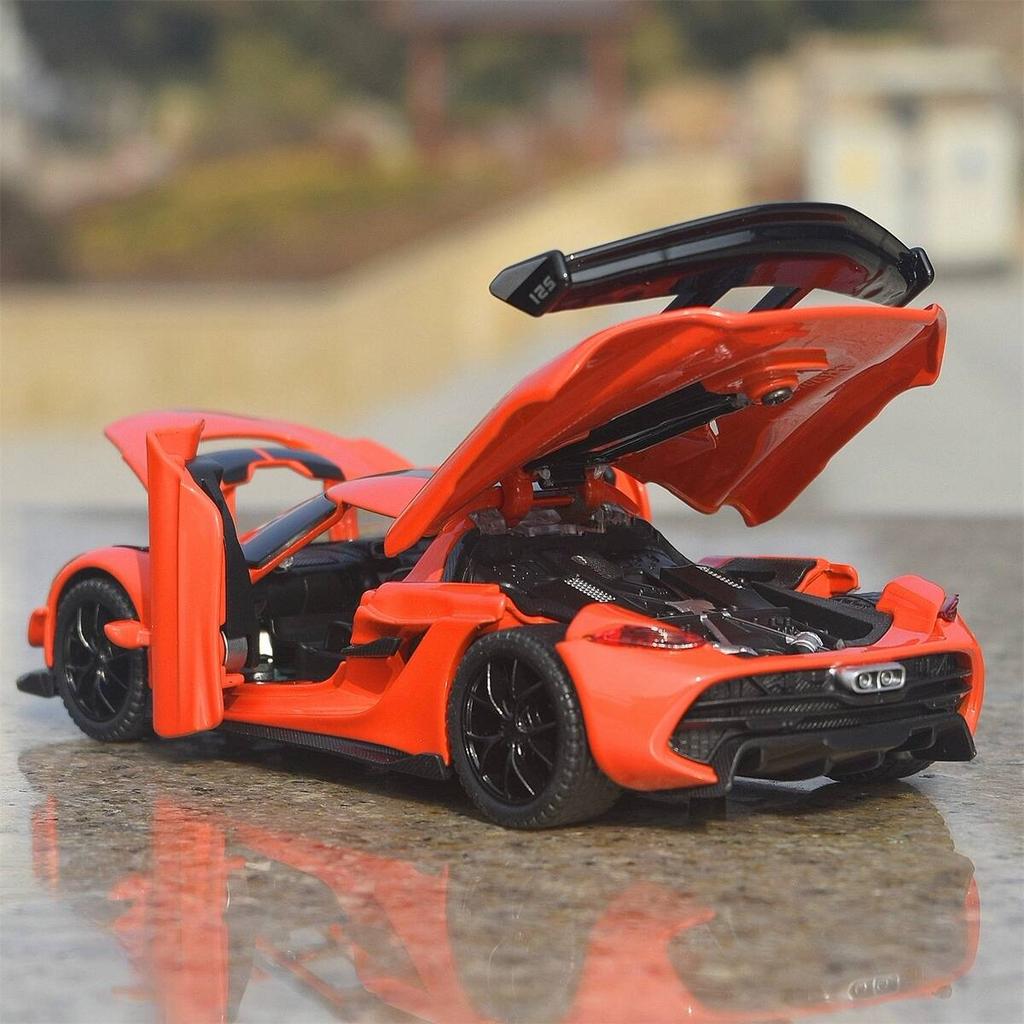 Koenigsegg Jesko Attack Superbil Simulering Støpte & Leketøykjøretøy Lyd & Lys Trekk tilbake bil 1:32 Legeringsmodellgaver til barn
