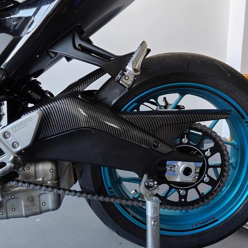 For CFMOTO 675SR Moto Modified Chain Cover Rear Mudguard Carbon Fiber Pattern Protective Cover Shell Chain Box Accessories