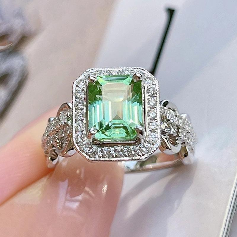 Cao Shi Retro Luxury Index Finger Ring - Bold European & American Style with Lace Rectangular Design