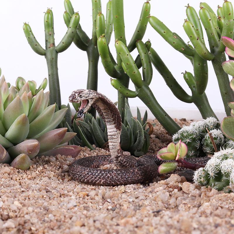 Halloween Scary Realistic Snakes Tricky Spoof Toys Simulation Python Rubber Snake Prank Horror Toy for Party Event Gag Gifts