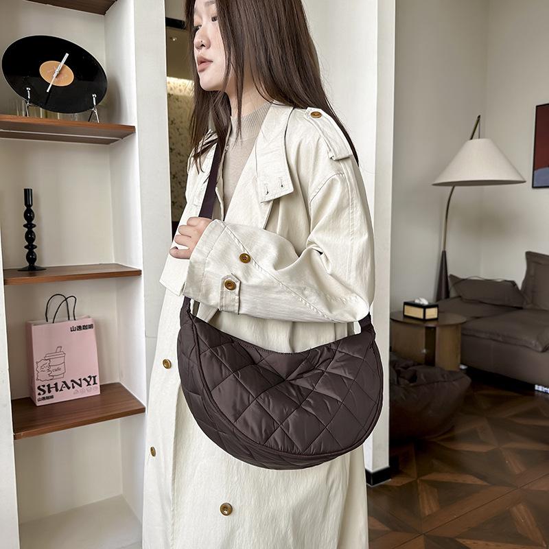 Women's Trendy Nylon Dumpling Bag - Large Capacity Shoulder/Crossbody for Autumn/Winter 2025