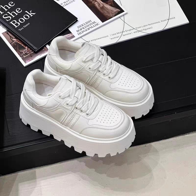

Leather autumn new retro sneakers black and white platform heightening small muffin board shoes 40 бежевий