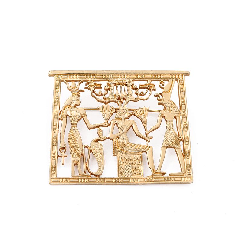 Baroque-Style Metal Brooch: Vintage European & American Design for High-End Fashion