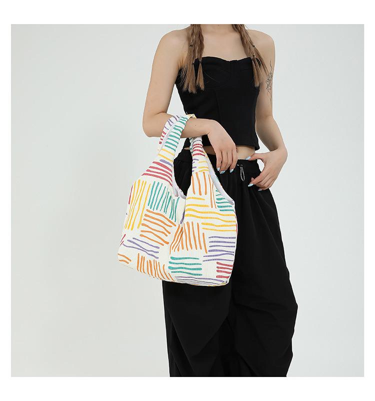 

2025 Elegant Large-Capacity Women s Tote Bag Casual Single-Shoulder Handbag for Summer Trendy Student Class Accessory