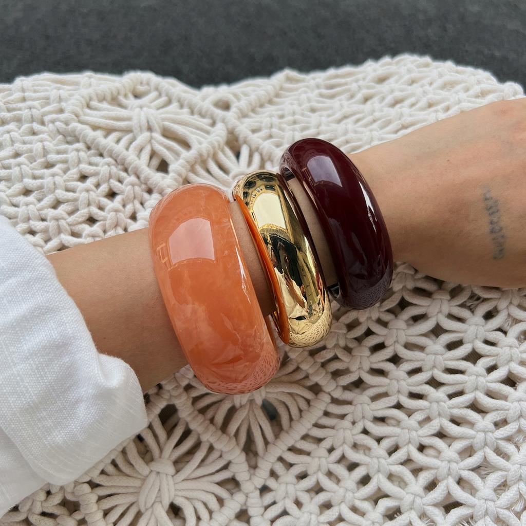 Exaggerated Wind Smudged Acrylic Resin Wide Bracelet, Fashionable Texture Metal Glossy Bracelet For Women
