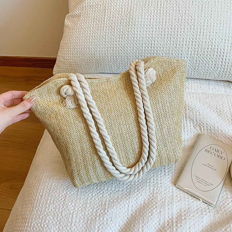 

2025 women s large-capacity beach bag tote bag beautiful fashion foreign style Korean version trend shoulder bag woven bag хаки