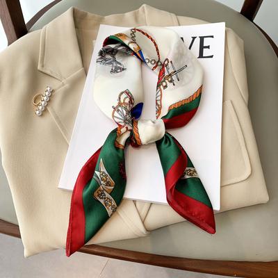 Accessoires – Schals & Tücher