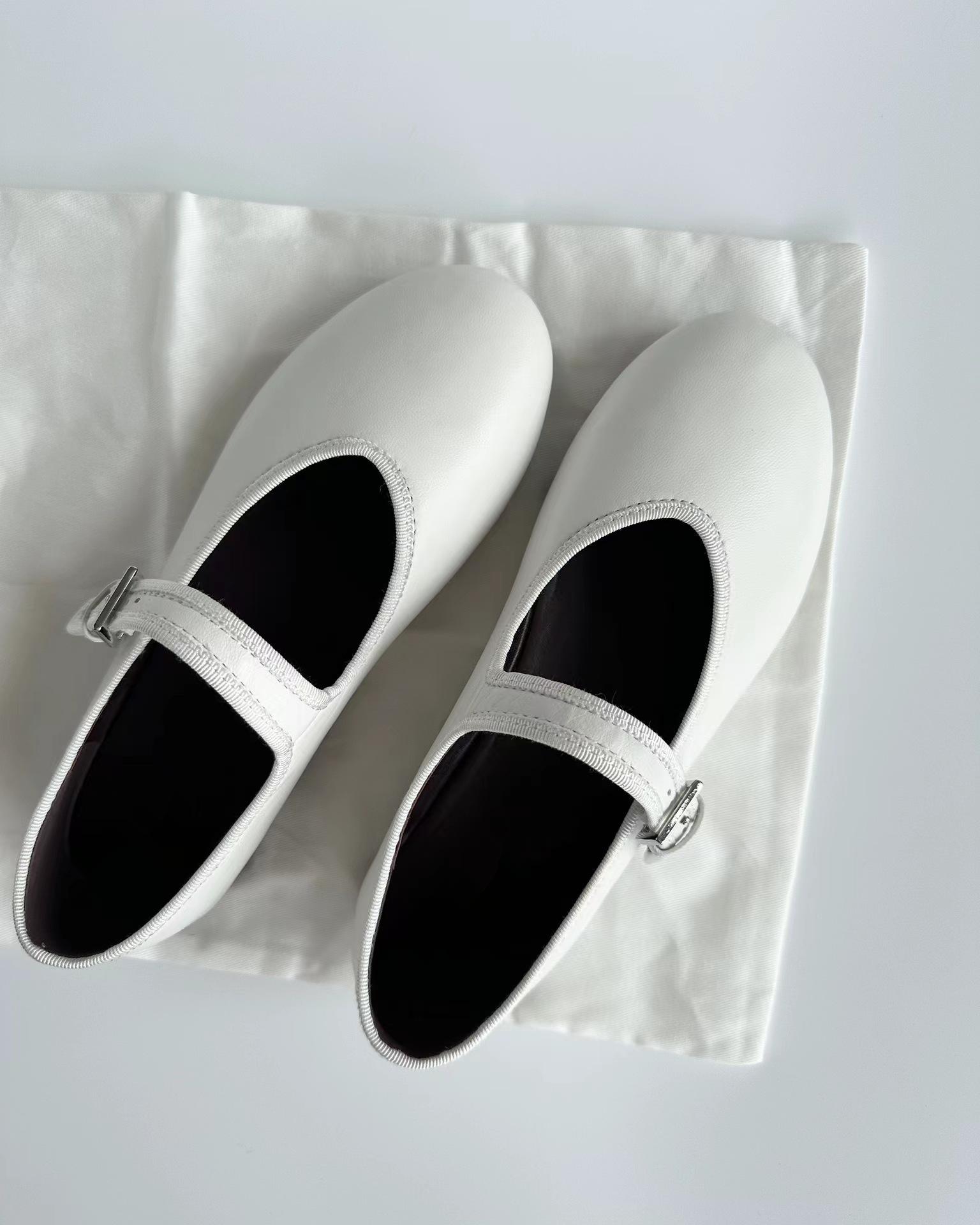 

Grape mother, the same style, round head Row wind, one-word buckle belt, leather, shallow mouth flat-bottomed ballet shoes, Mary Jane single shoes, w 40 білий