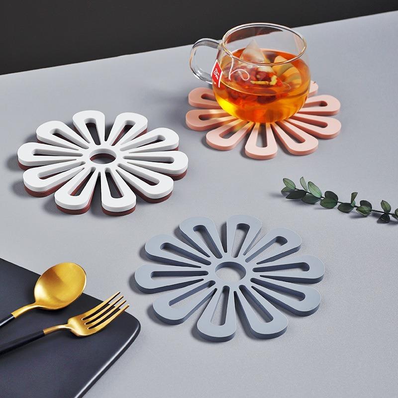 Soft Rubber Hollowed-out Heat Insulation Pad, Thickened Anti-scalding Dish and Table Mat, Round Anti-slip Cup, Bowl and Pot Mat