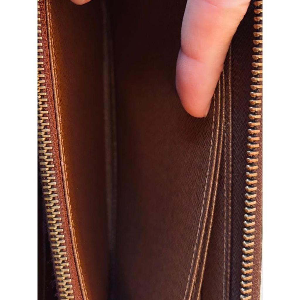 Used [Guaranteed Authentic] LOUIS VUITTON Long Wallet Zippy Wallet