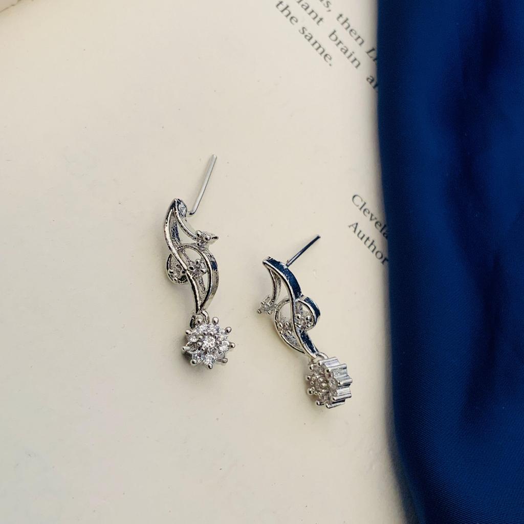 Versilbertes, rundes Diamant-Halsketten-Set mit Diamanten für Damen