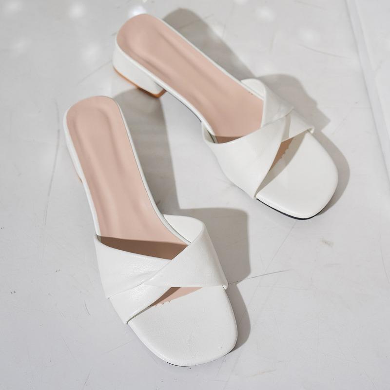 Square head medium heel slippers women's summer new leather cross thick heel open toe large size cool slippers women