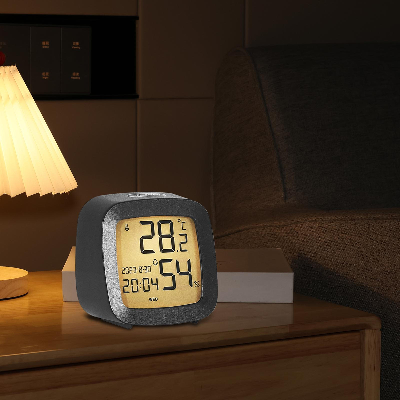 

Компактний цифровий будильник приліжковий портативний з підсвічуванням 8.2x4.7x8cm 12/24H чорний