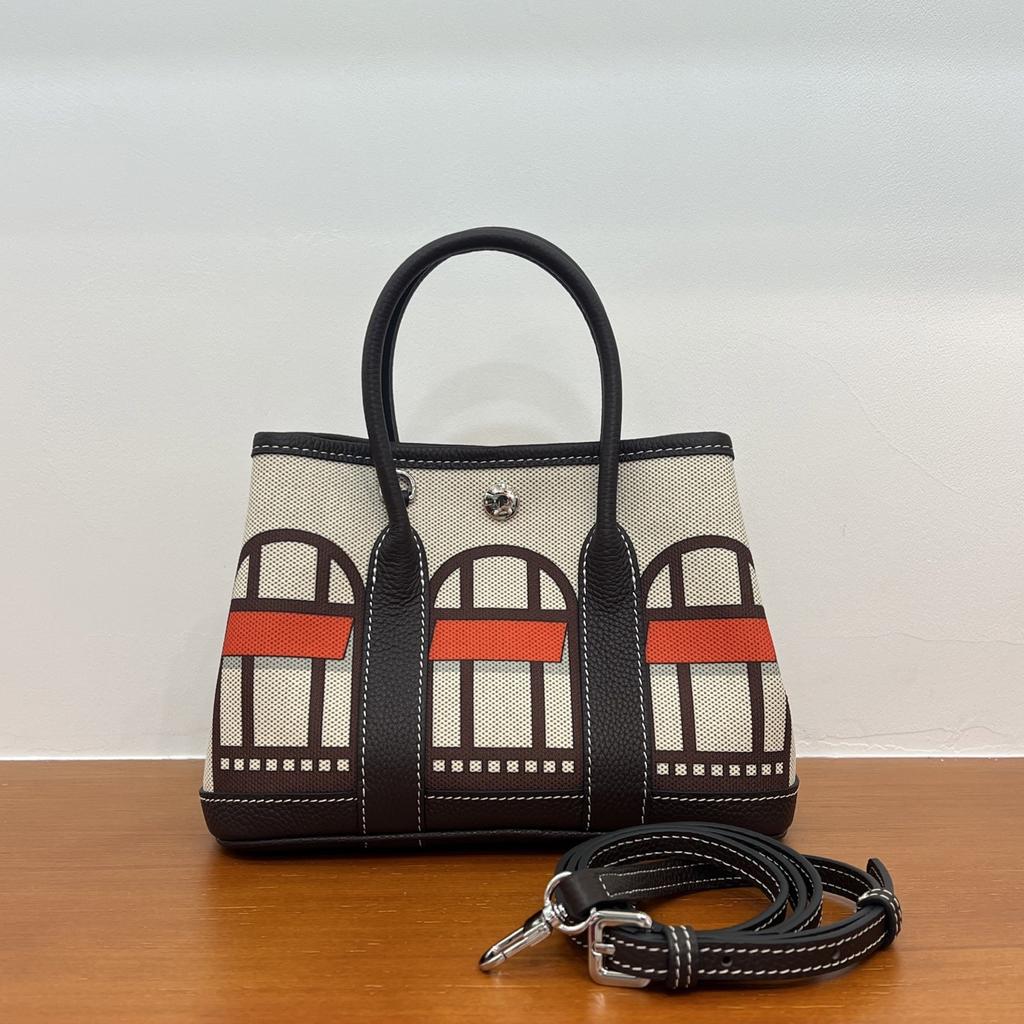 2025 New Style Will Be Equipped With Real Leather Small House Flower Garden Package Hand Delivery Express Package Large Capacity Cross-Border Package