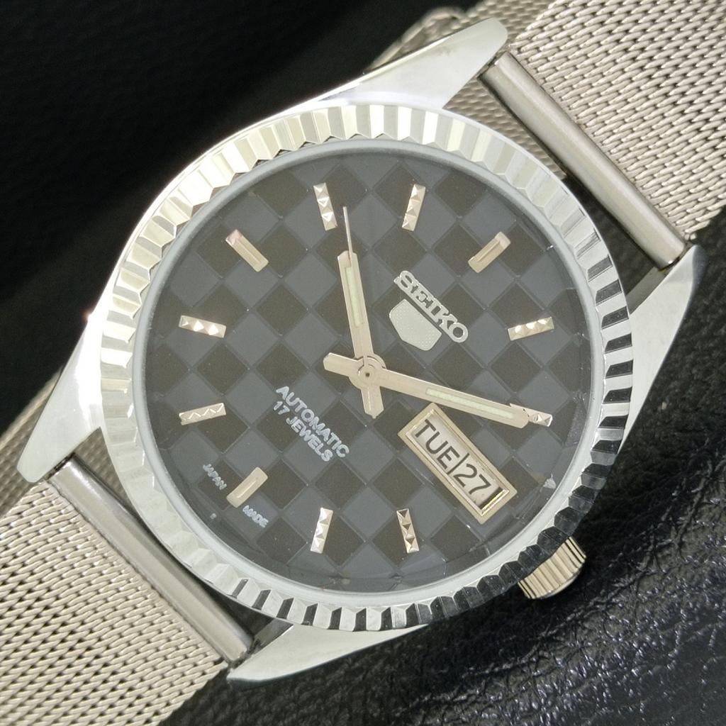 AUTOMATIC VINTAGE REFURBISHED SEIKO 5 JAPAN MENS BLACK DIAL WATCH a440369-4 Sk-a440369